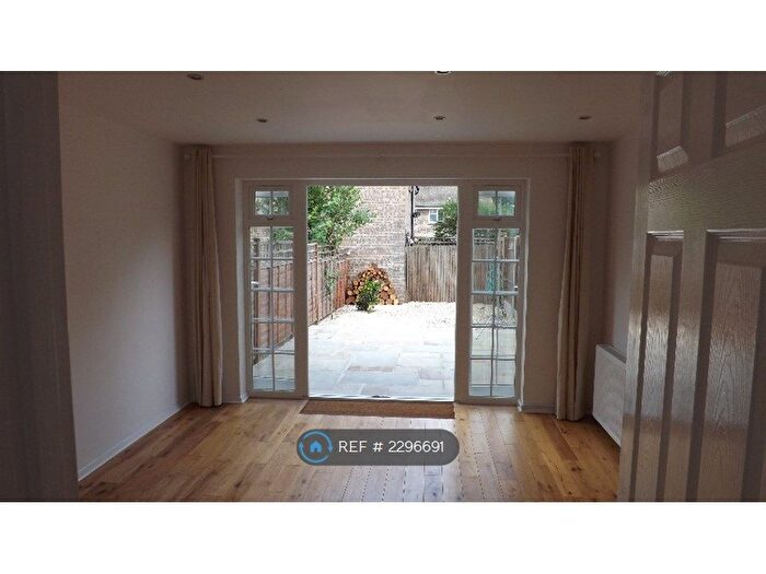 2 Bedroom Terraced House To Rent In St Edmunds Close, London, SW17