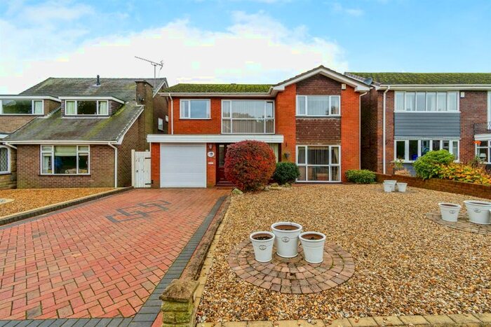 4 Bedroom Detached House For Sale In Barnswood Close, Cannock, WS11