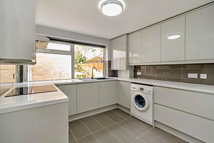 2 Bedroom Flat To Rent In Maxwell Road, Northwood, HA6