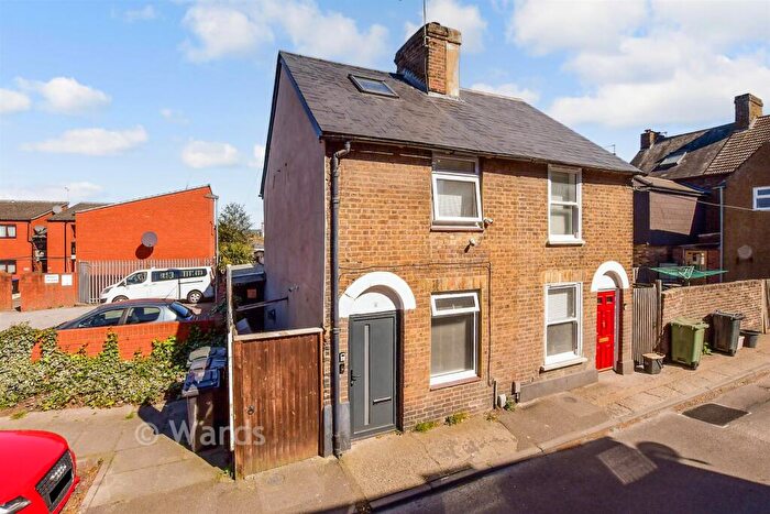 3 Bedroom Semi Detached House For Sale In Waterloo Street, Maidstone, Kent, ME15