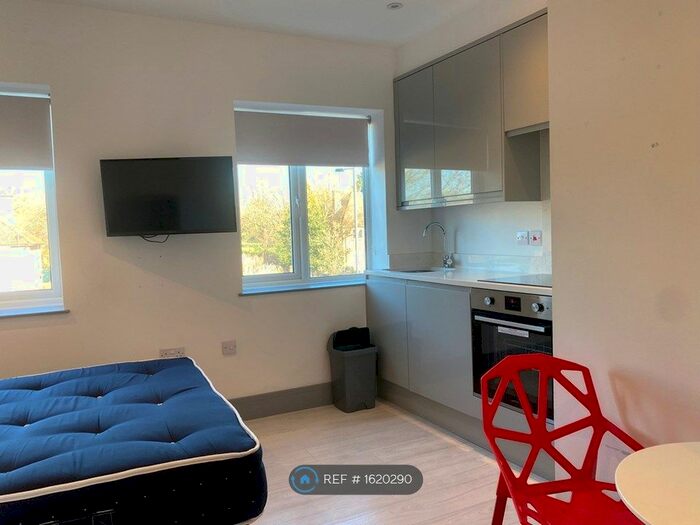 Studio To Rent In Whittington Way, Pinner, HA5
