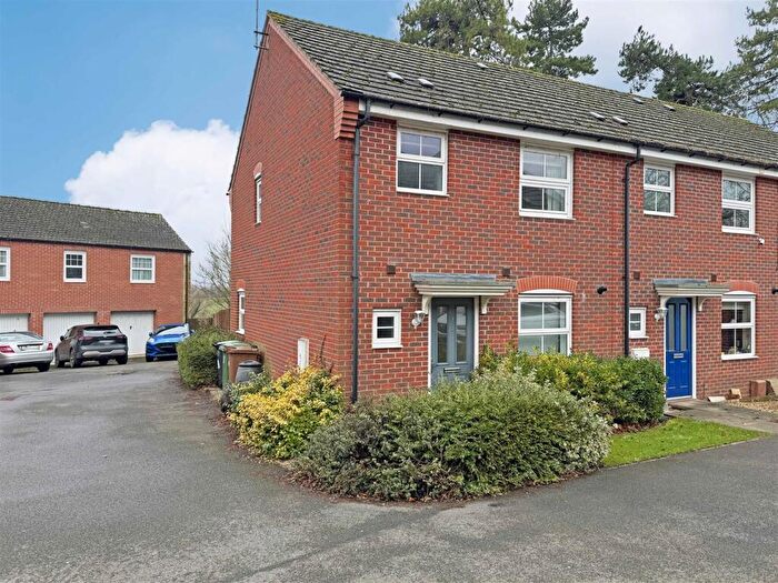 3 Bedroom Semi-Detached House For Sale In Hillside Gardens, Wittering, PE8