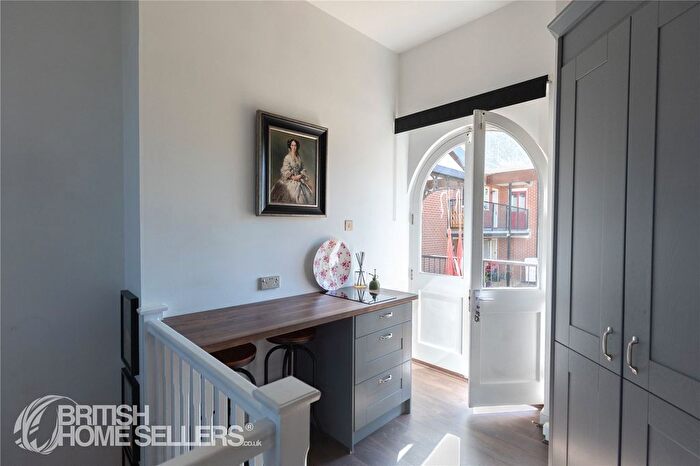 1 Bedroom Flat For Sale In Woodberry Way, Walton On The Naze, Essex, CO14