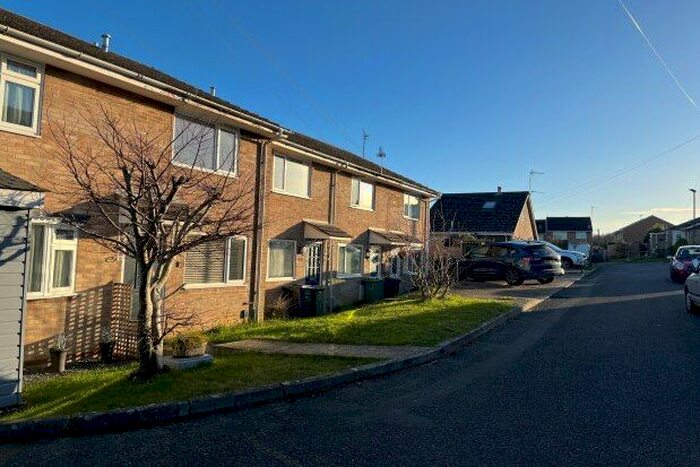 2 Bedroom Property To Rent In Binstead Lodge Road, Ryde, PO33