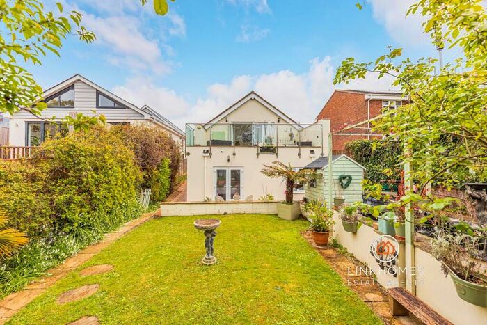 5 Bedroom Detached Bungalow For Sale In Pottery Road, Poole, BH14