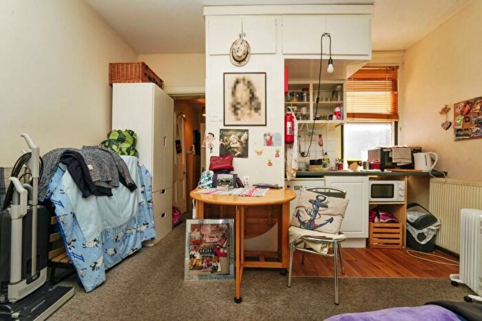 1 Bedroom Studio For Sale In Old Bath Road, Leckhampton, Cheltenham, GL53