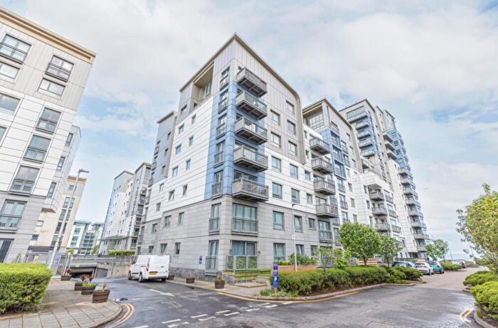 3 Bedroom Flat To Rent In , Western Harbour Midway, Edinburgh, EH6