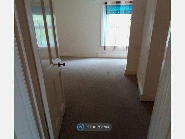1 Bedroom Flat To Rent In Hazeleigh Avenue, Southampton, SO19