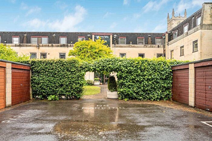 2 Bedroom Flat For Sale In Abbey House, Cirencester, Gloucestershire, GL7