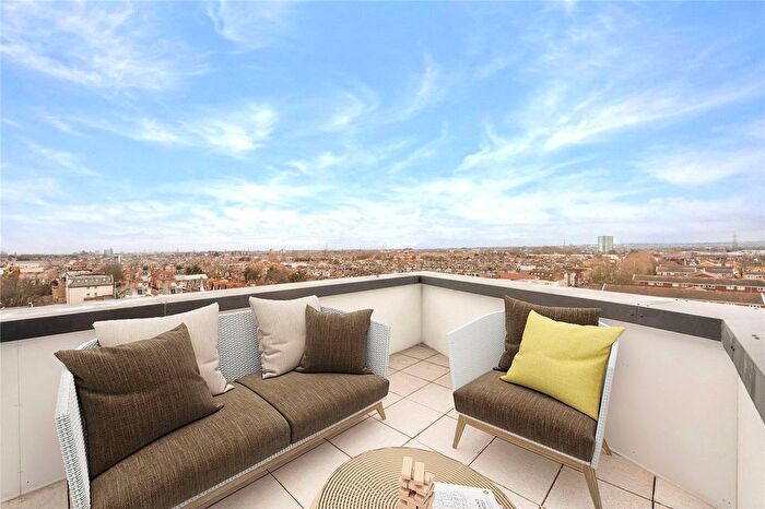 1 Bedroom Flat For Sale In Madison Heights, Milner Road, SW19