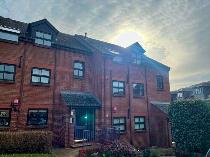 2 Bedroom Flat To Rent In Swan Court, Old Mill Close, Exeter, EX2