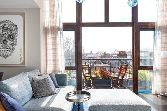 3 Bedroom Flat To Rent In Acton Lane, London, W4