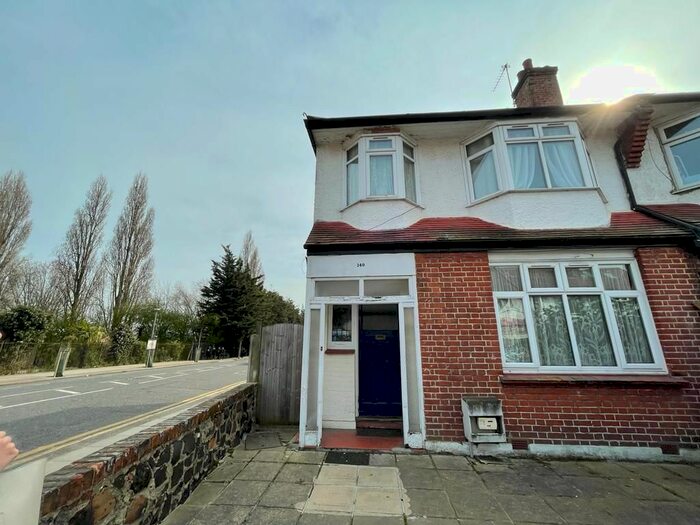 4 Bedroom Semi-Detached House To Rent In Arcadian Gardens, London, N22