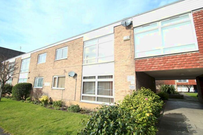 2 Bedroom Flat To Rent In Hunters Court, Gosforth, Newcastle Upon Tyne, Tyne And Wear, NE3