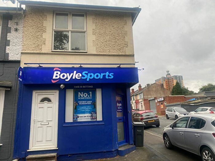 2 Bedroom Flat To Rent In The Uplands, Smethwick, B67
