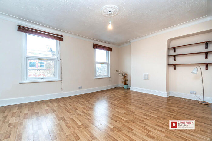 2 Bedroom Maisonette To Rent In Chatsworth Road, Lower Clapton, Hackney, E5