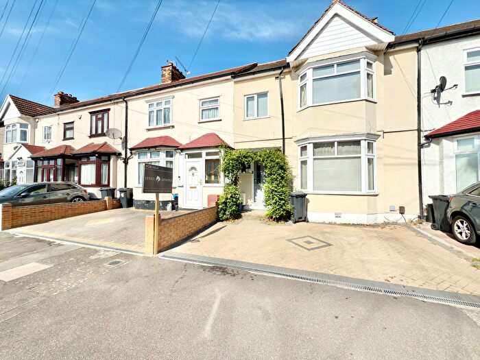3 Bedroom Terraced House For Sale In Cranley Drive, Ilford, IG2