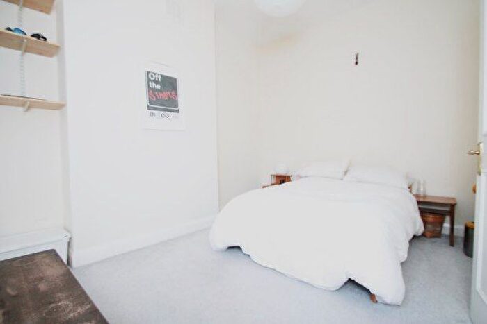 2 Bedroom Flat To Rent In Tredown Road, London, SE26