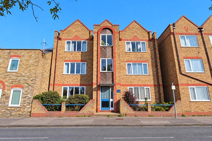 1 Bedroom Flat For Sale In St. Johns Street, Margate, CT9