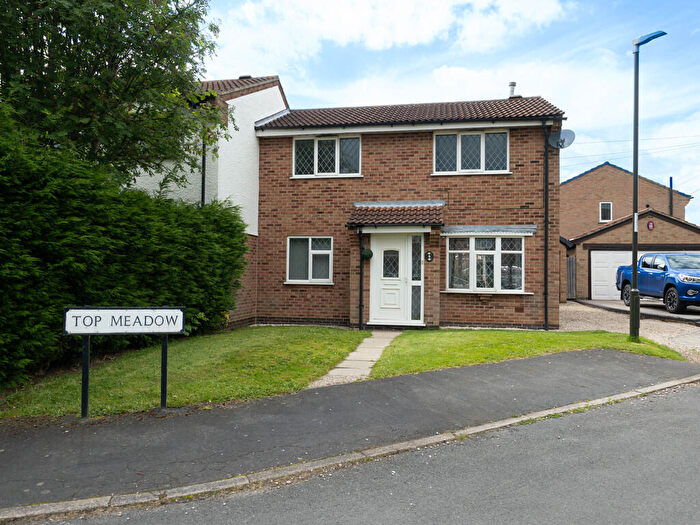 3 Bedroom Semi Detached House To Rent In Topmeadow, Midway, DE11