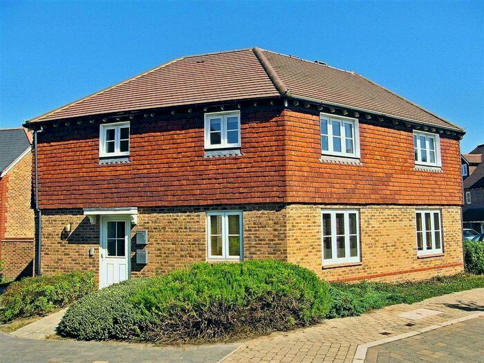 2 Bedroom Apartment To Rent In McArthur Drive, Kings Hill, ME19