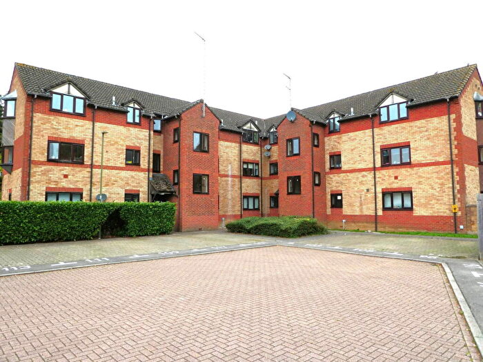 2 Bedroom Flat For Sale In Broome Way, Banbury, OX16
