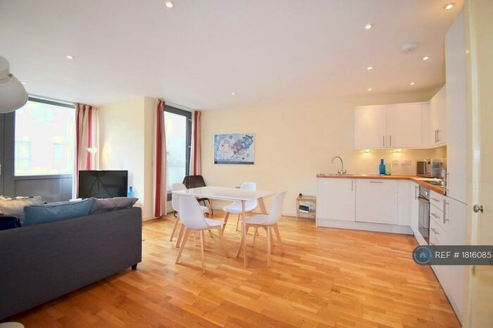 2 Bedroom Flat To Rent In Gifford Street, London, N1