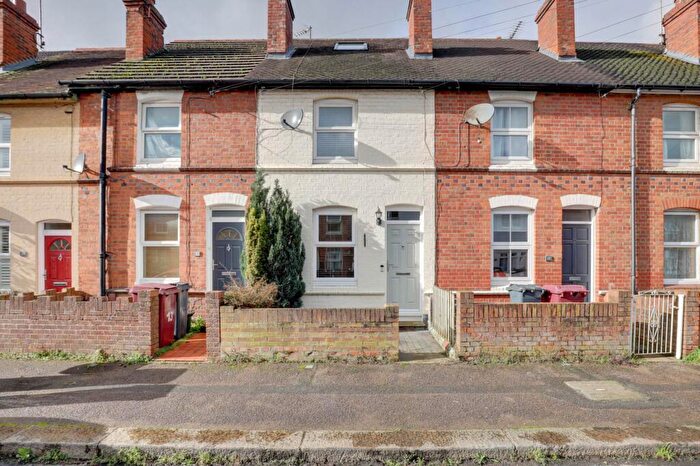 2 Bedroom Terraced House For Sale In York Road, Reading, RG1