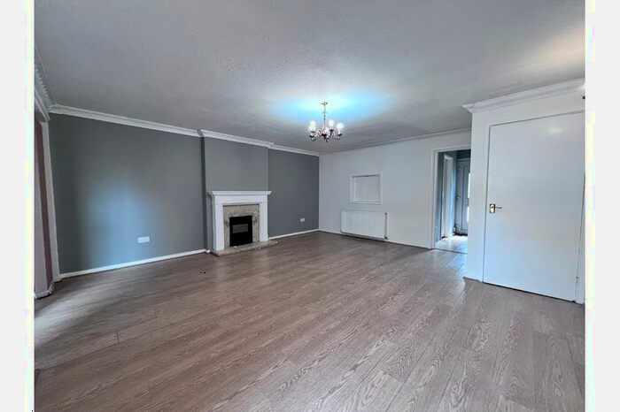 3 Bedroom Terraced House To Rent In Esme Road, Sparkhill, Birmingham, B11