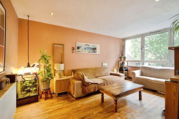 3 Bedroom Maisonette For Sale In Strafford Street, London, London, E14