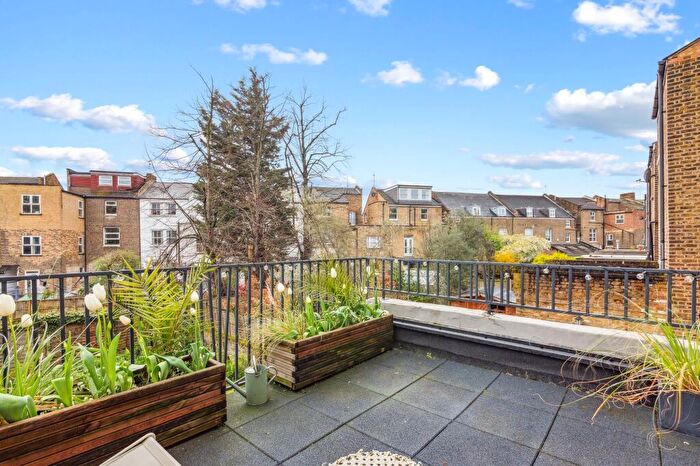2 Bedroom Flat For Sale In Adolphus Road, London, N4