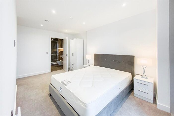 2 Bedroom Apartment To Rent In East Tower, Deansgate Square, M15