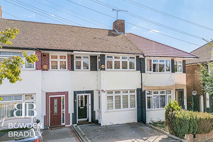 3 Bedroom Terraced House For Sale In Hanover Gardens, Hainault, IG6