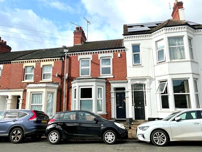 3 Bedroom Terraced House For Sale In Edinburgh Road, Queens Park, Northampton, NN2