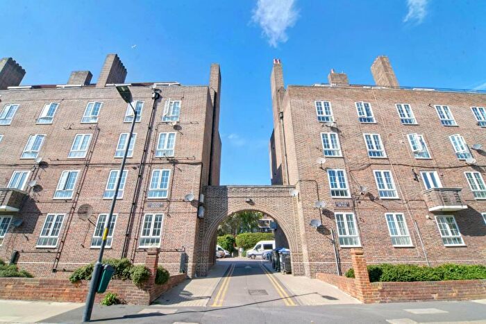 1 Bedroom Flat For Sale In Ledbury House, East Dulwich Estate, SE22