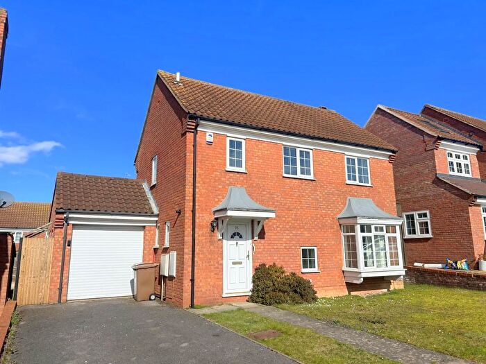 4 Bedroom Detached House To Rent In Blakeney Drive, Luton, LU2