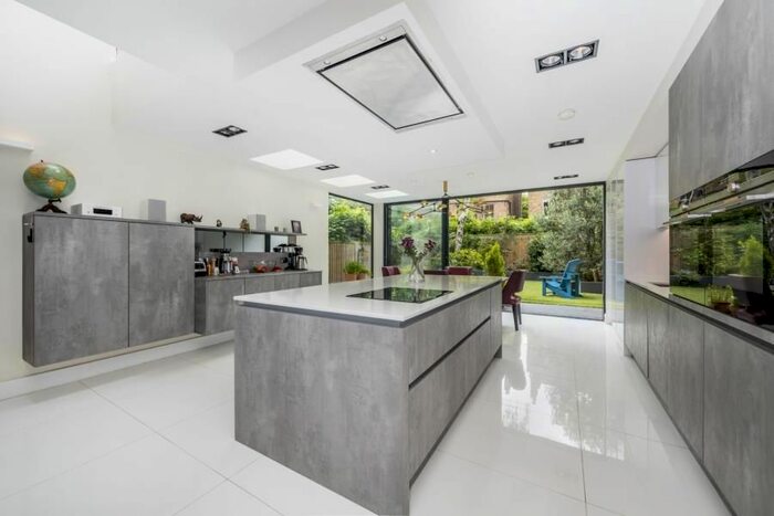 5 Bedroom Property To Rent In Courthope Road, Hampstead, NW3