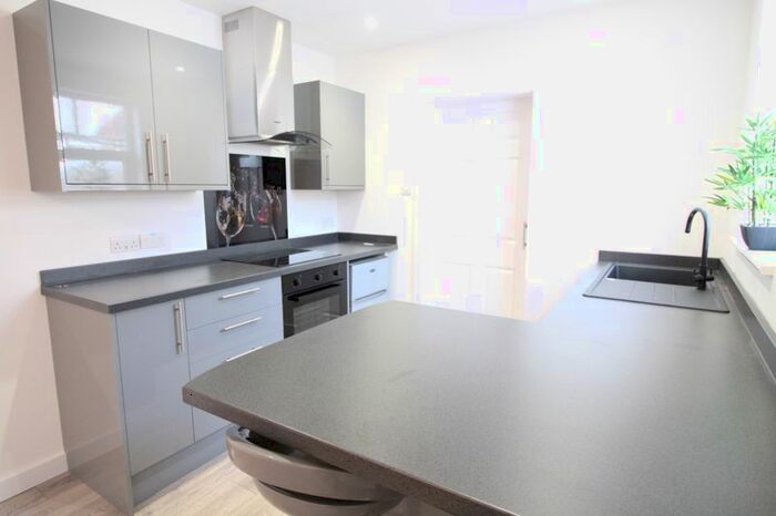 1 Bedroom Flat To Rent In Winterstoke Road, Bedminster, Bristol, BS3