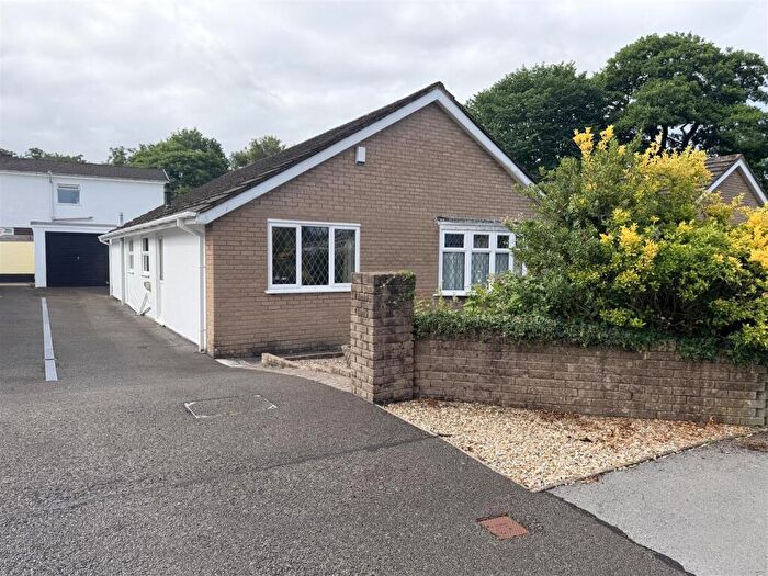 4 Bedroom Detached Bungalow For Sale In Ashgrove, Ammanford, SA18