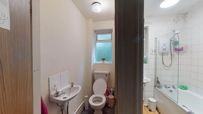 4 Bedroom Terraced House To Rent In Weston Avenue, Nottingham, NG7