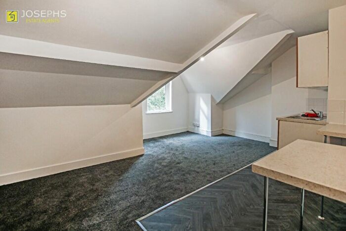 1 Bedroom Flat To Rent In Bromwich Street, Bolton, Greater Manchester, BL2