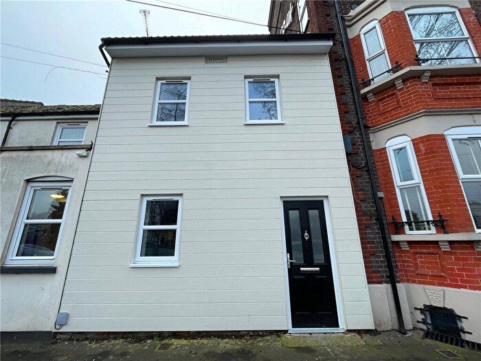 6 Bedroom Terraced House For Sale In High Street South, Dunstable, LU6