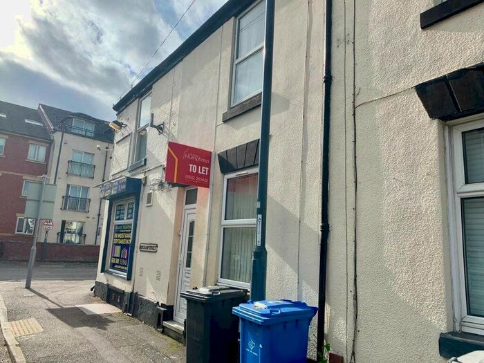 2 Bedroom House To Rent In Merchant Street - Students -, DE22