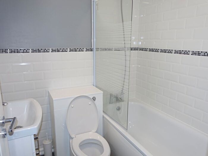 2 Bedroom Flat To Rent In Church Street, Croydon, CR0