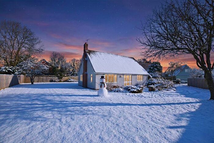 5 Bedroom Bungalow To Rent In Warwick Road, Little Canfield, Essex, CM6