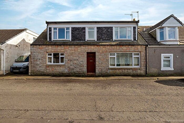 4 Bedroom Terraced House For Sale In New Road, Chapelton, Strathaven, ML10