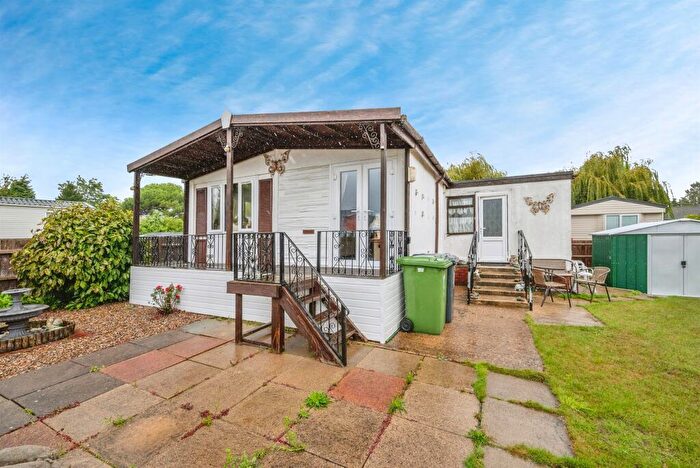 1 Bedroom Park Home For Sale In Butt Lane, Burgh Castle, Great Yarmouth, NR31