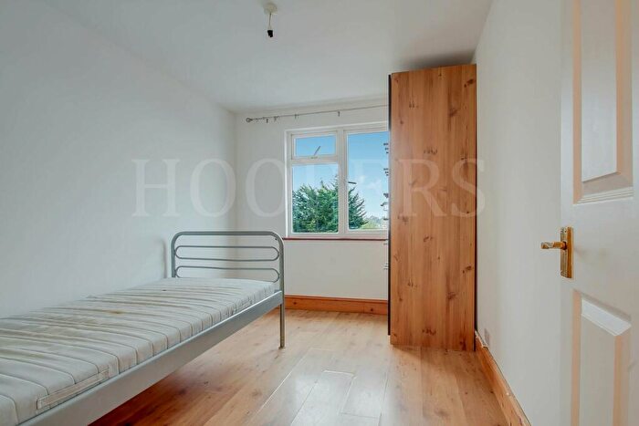 5 Bedroom Terraced House To Rent In Waterloo Road, London, NW2