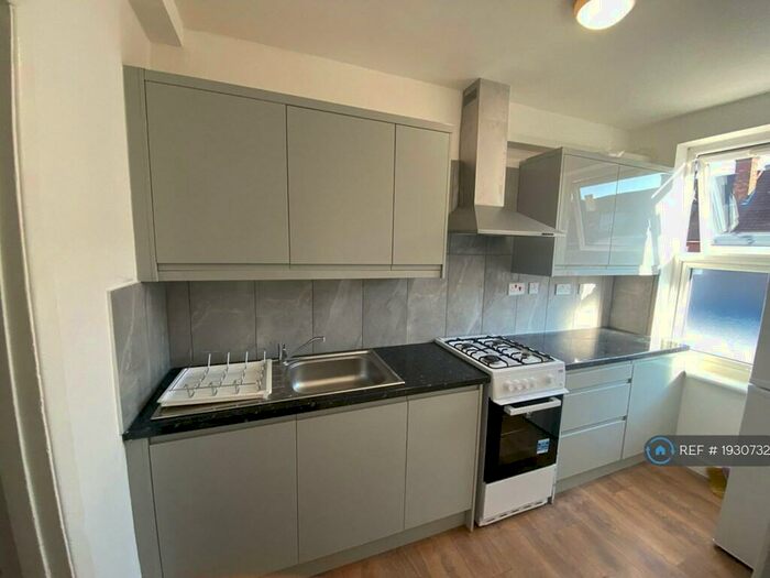 1 Bedroom Flat To Rent In Green Lane, Dagenham, RM8