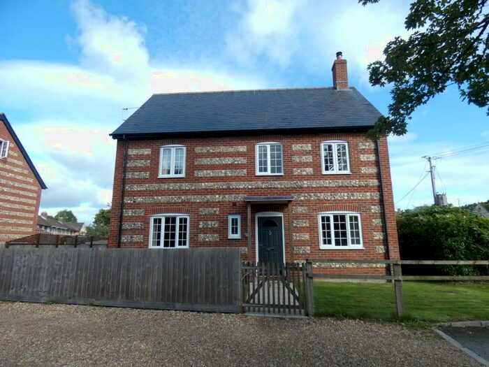 4 Bedroom Detached House To Rent In Broad Chalke, SP5
